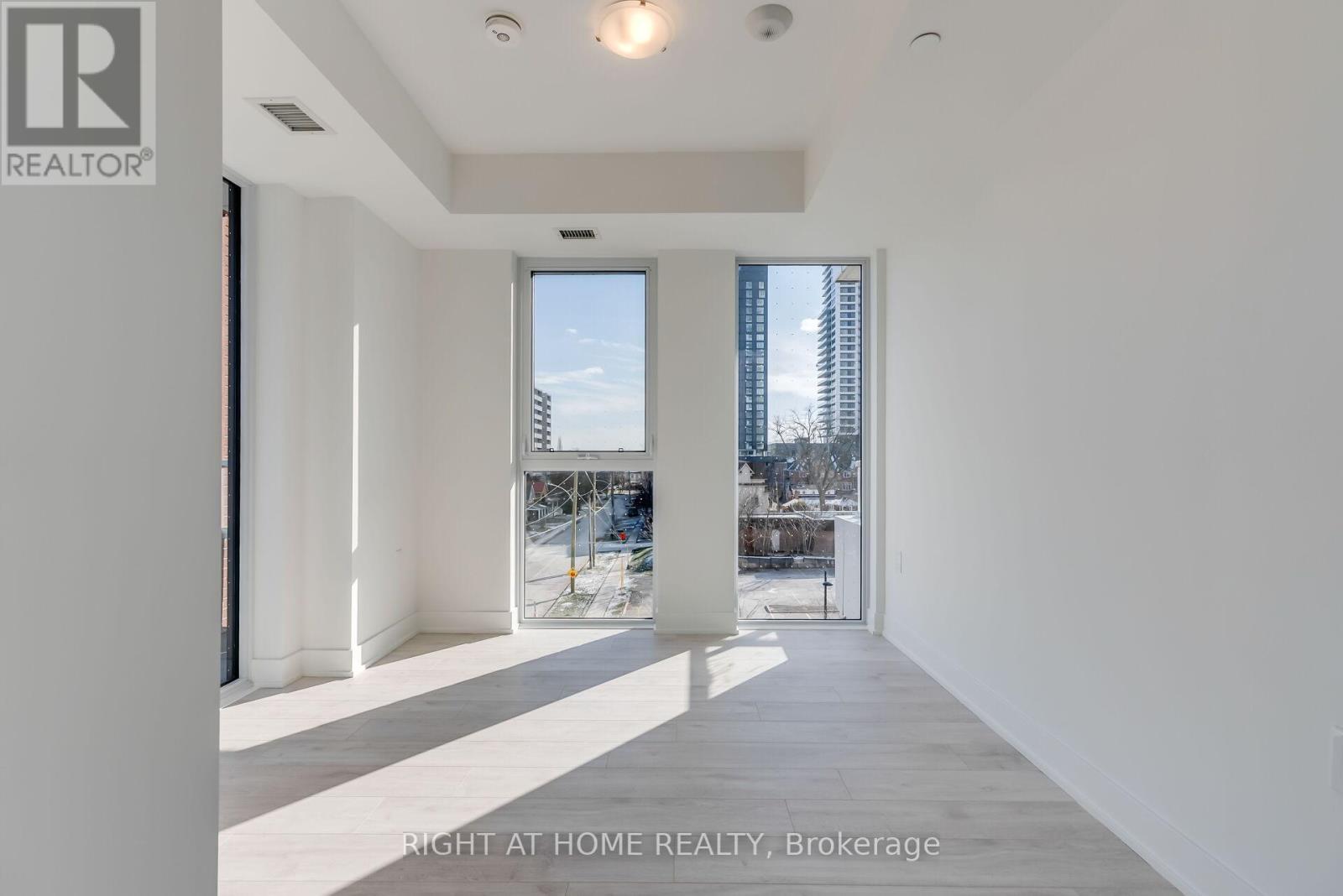 305 - 2088 James Street, Burlington, Ontario  L7R 0H2 - Photo 18 - W12610118