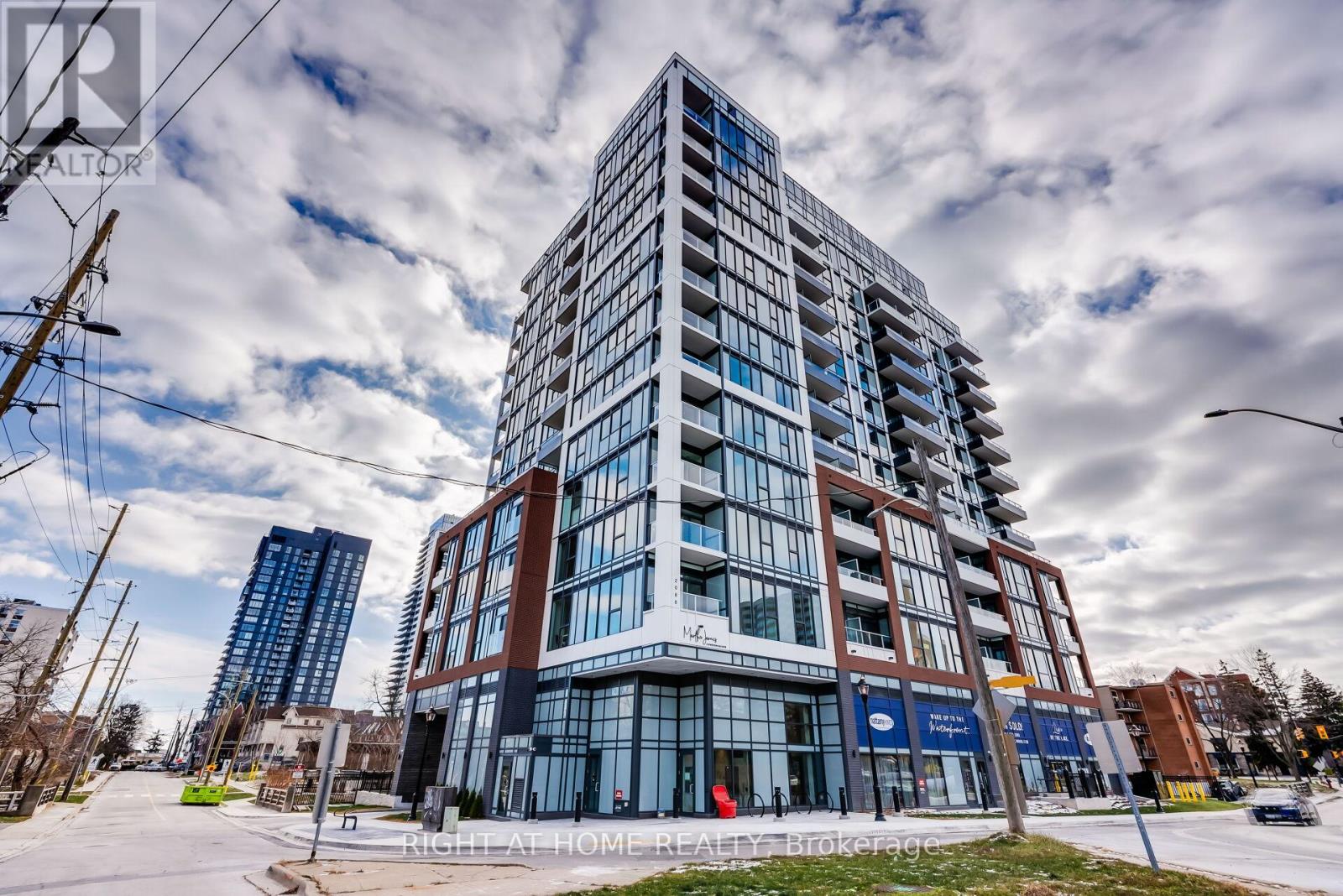 305 - 2088 James Street, Burlington, Ontario  L7R 0H2 - Photo 2 - W12610118