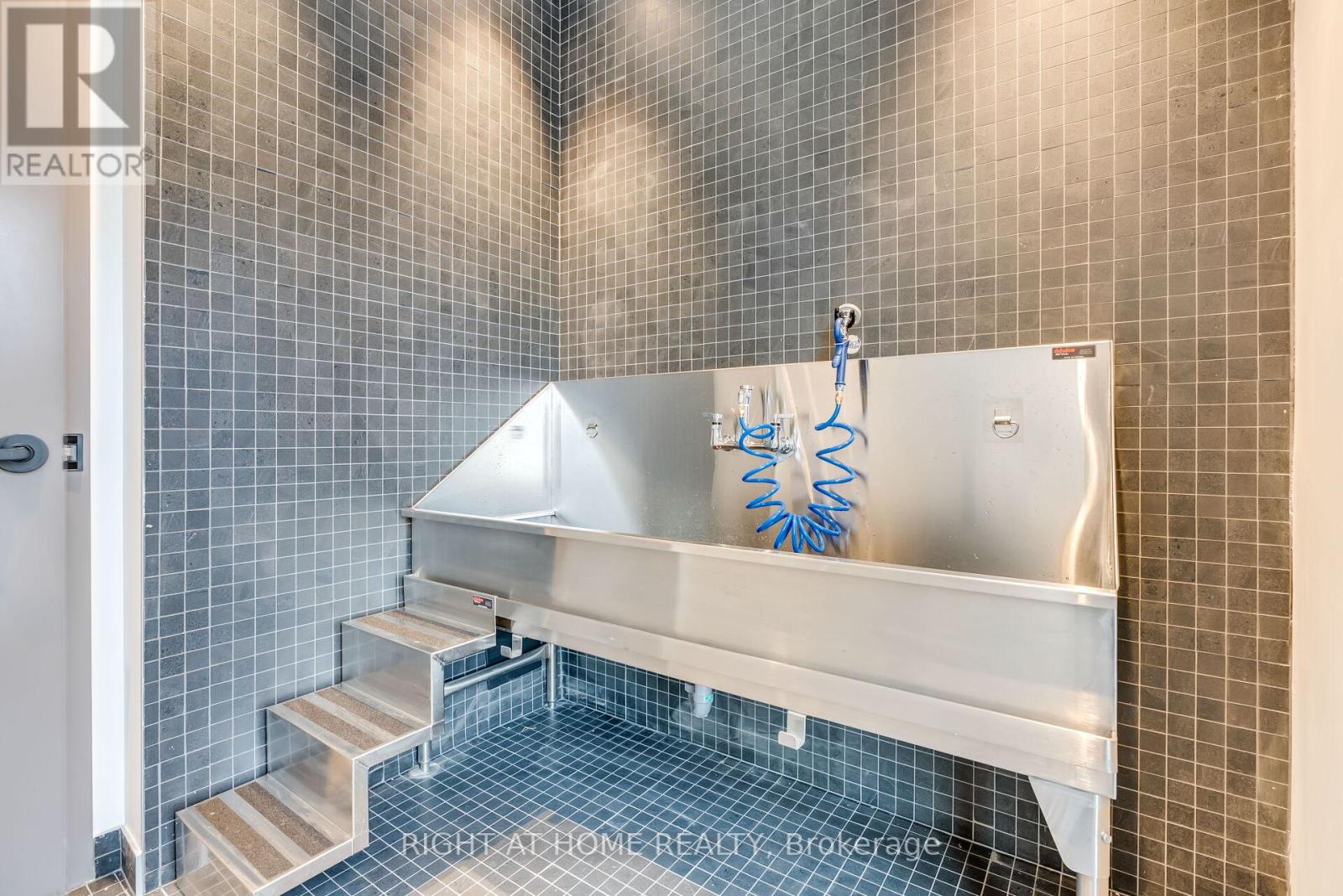 305 - 2088 James Street, Burlington, Ontario  L7R 0H2 - Photo 30 - W12610118