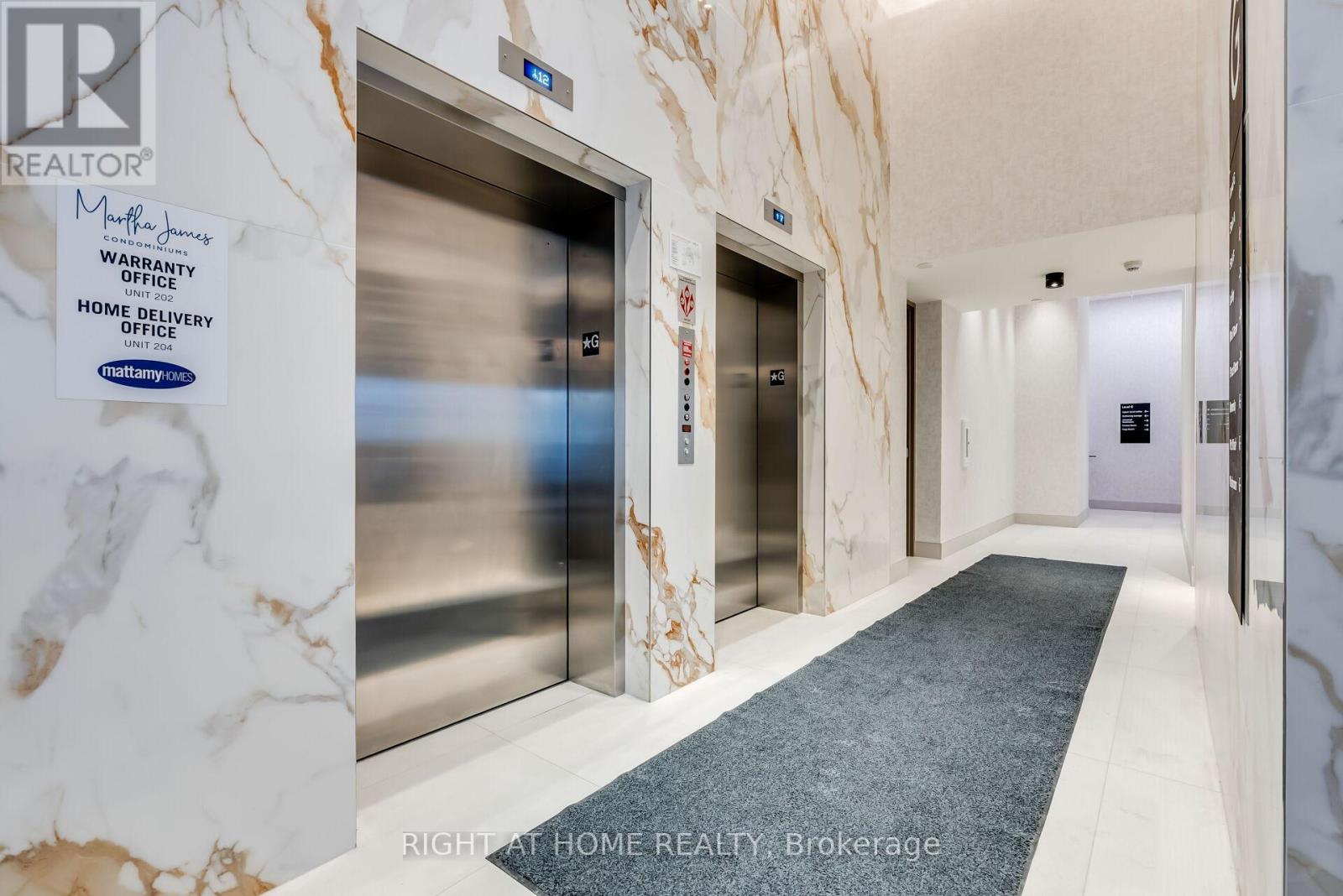 305 - 2088 James Street, Burlington, Ontario  L7R 0H2 - Photo 5 - W12610118