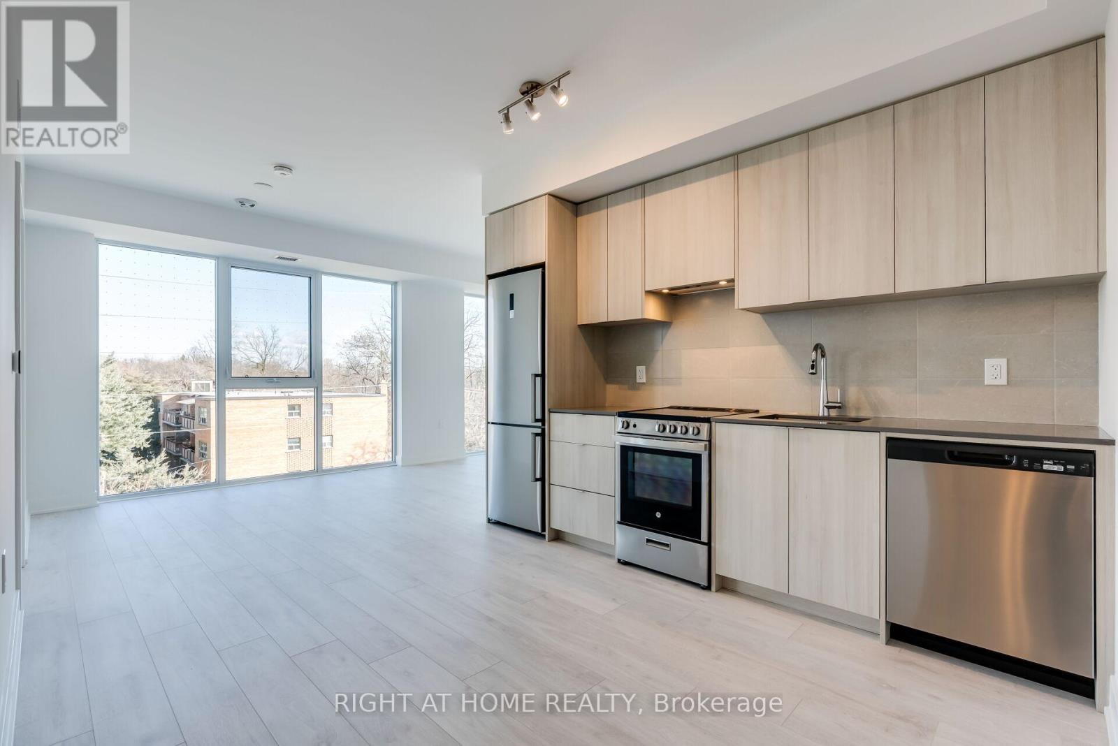 305 - 2088 James Street, Burlington, Ontario  L7R 0H2 - Photo 9 - W12610118