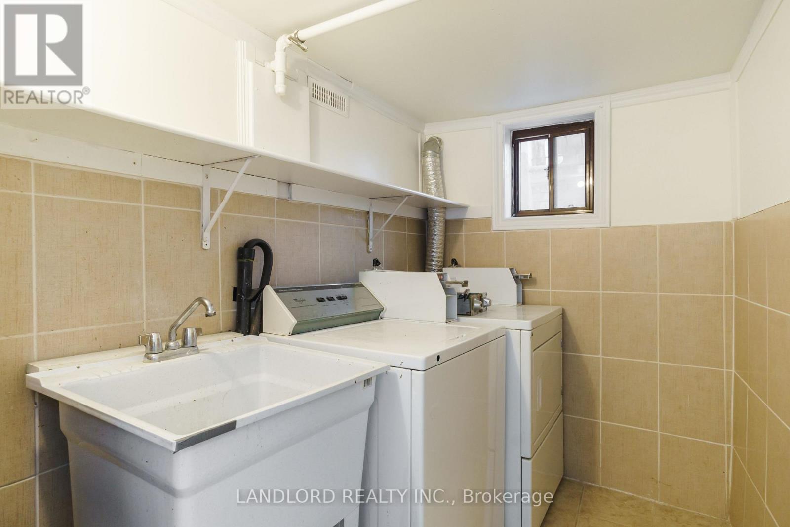 Lower - 107 Nairn Avenue, Toronto, Ontario  M6E 4G9 - Photo 20 - W12610146