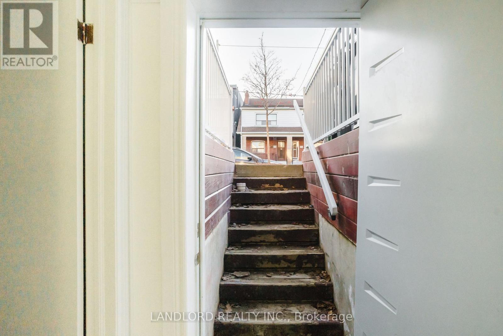 Lower - 107 Nairn Avenue, Toronto, Ontario  M6E 4G9 - Photo 21 - W12610146