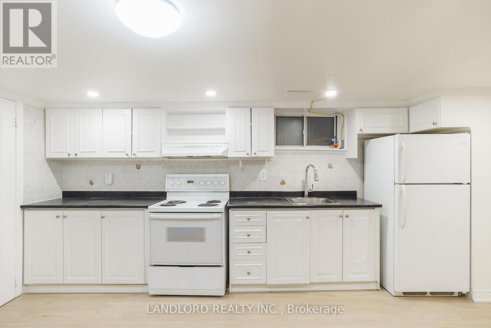 Lower - 107 Nairn Avenue, Toronto, Ontario  M6E 4G9 - Photo 5 - W12610146