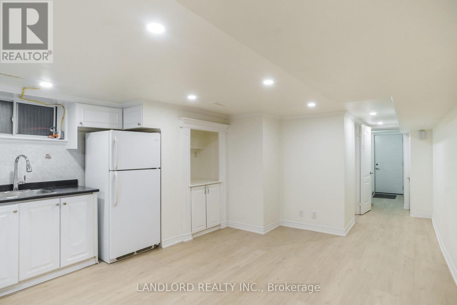 Lower - 107 Nairn Avenue, Toronto, Ontario  M6E 4G9 - Photo 6 - W12610146