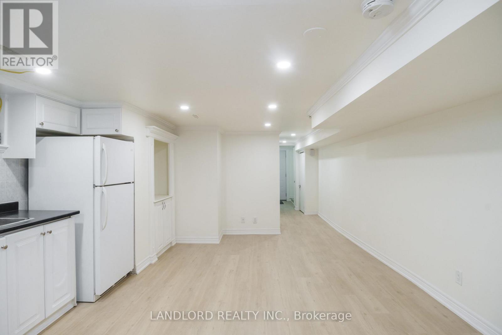 Lower - 107 Nairn Avenue, Toronto, Ontario  M6E 4G9 - Photo 7 - W12610146