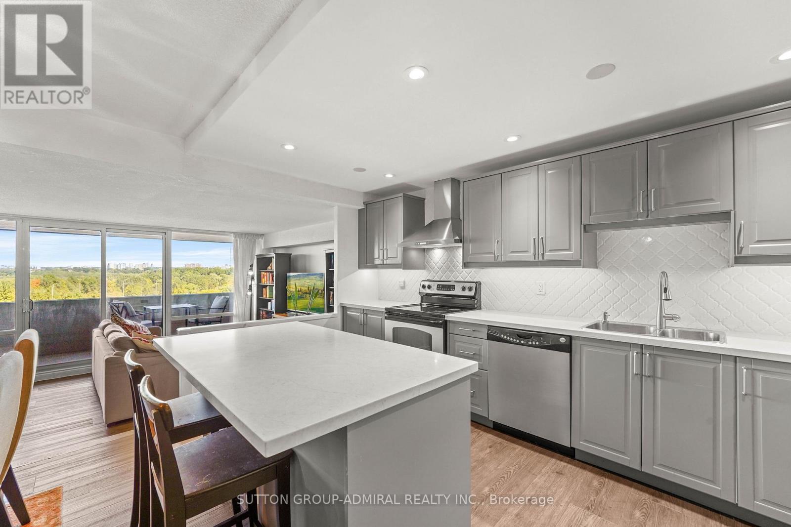 1001 - 270 Scarlett Road, Toronto, Ontario  M6N 4X7 - Photo 9 - W12610194