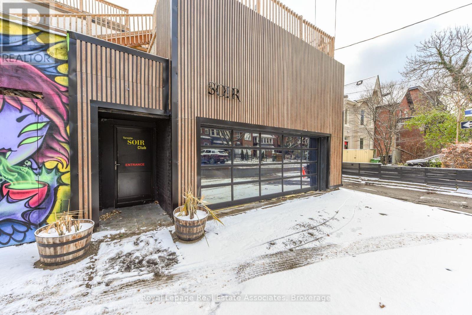 81 ELM GROVE AVENUE, Toronto, Ontario