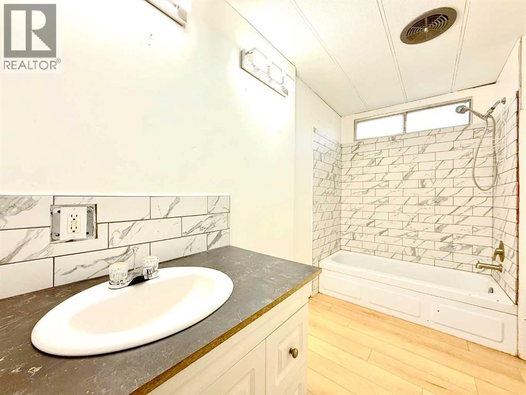 33, 895 Elizabeth Street, Pincher Creek, Alberta  T0K 1W0 - Photo 19 - A2273694