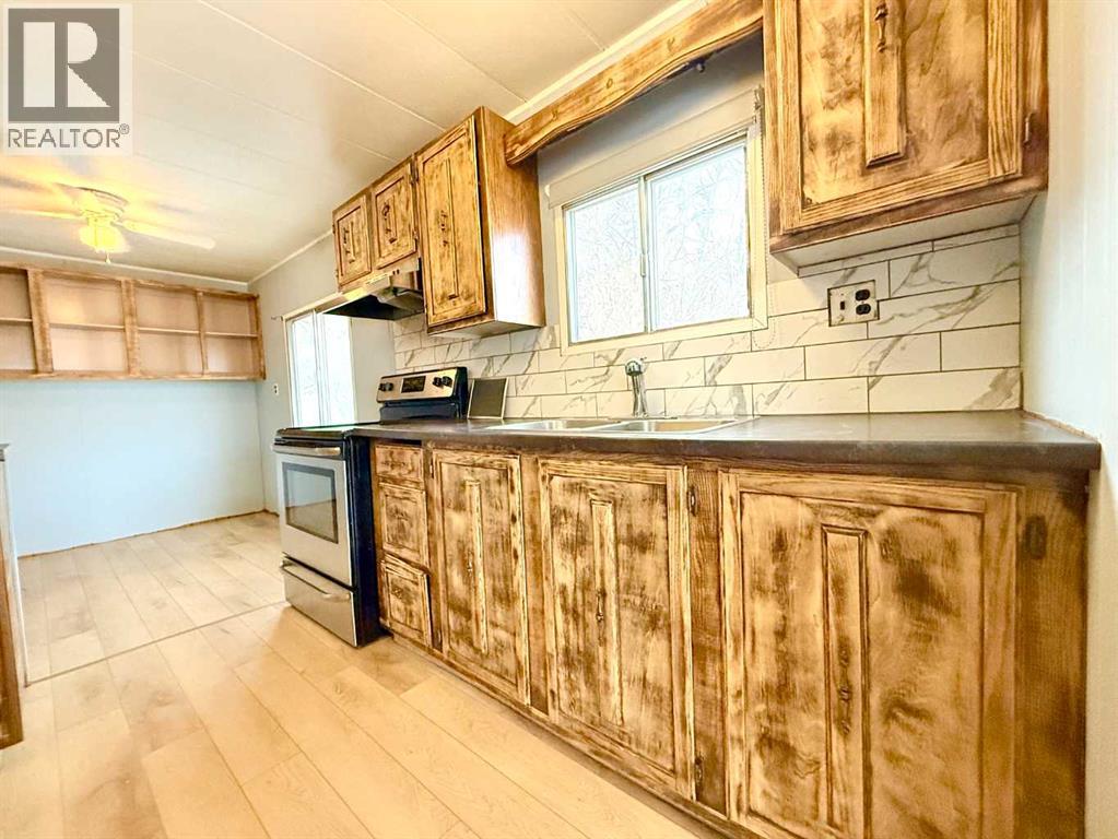 33, 895 Elizabeth Street, Pincher Creek, Alberta  T0K 1W0 - Photo 7 - A2273694