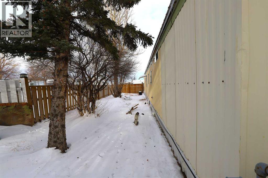 33, 895 Elizabeth Street, Pincher Creek, Alberta  T0K 1W0 - Photo 22 - A2273694