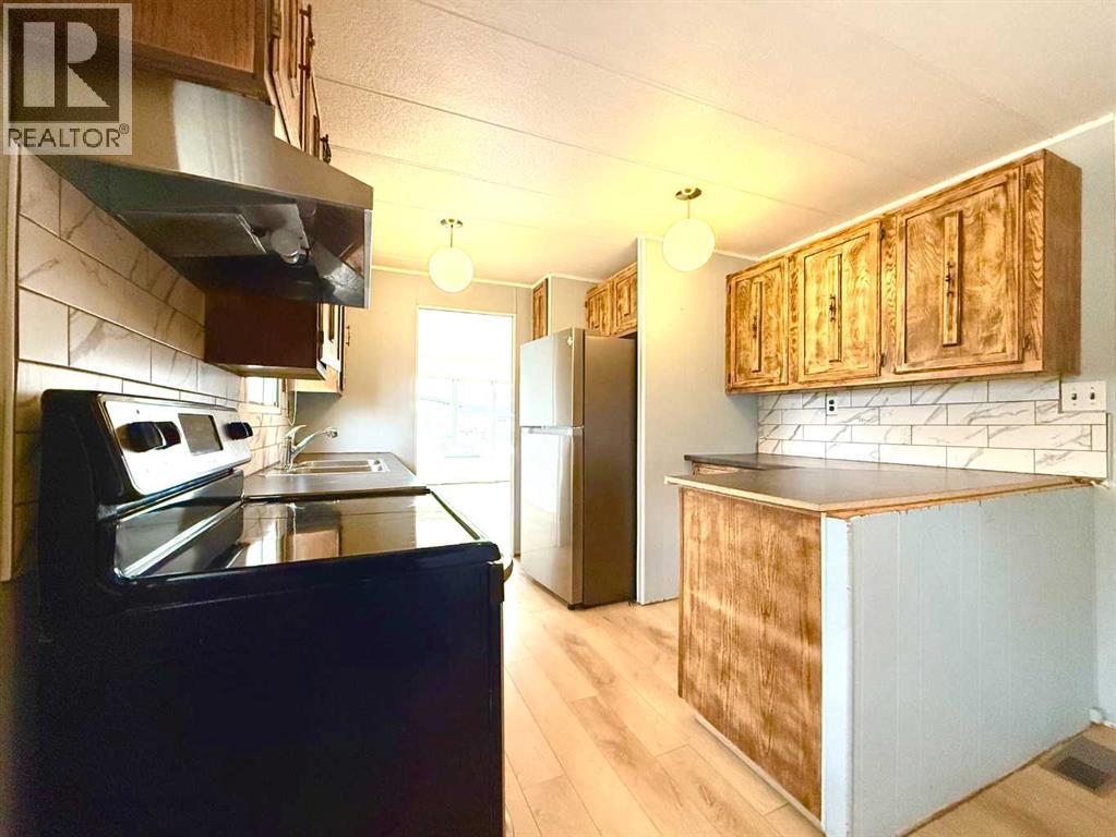 33, 895 Elizabeth Street, Pincher Creek, Alberta  T0K 1W0 - Photo 5 - A2273694