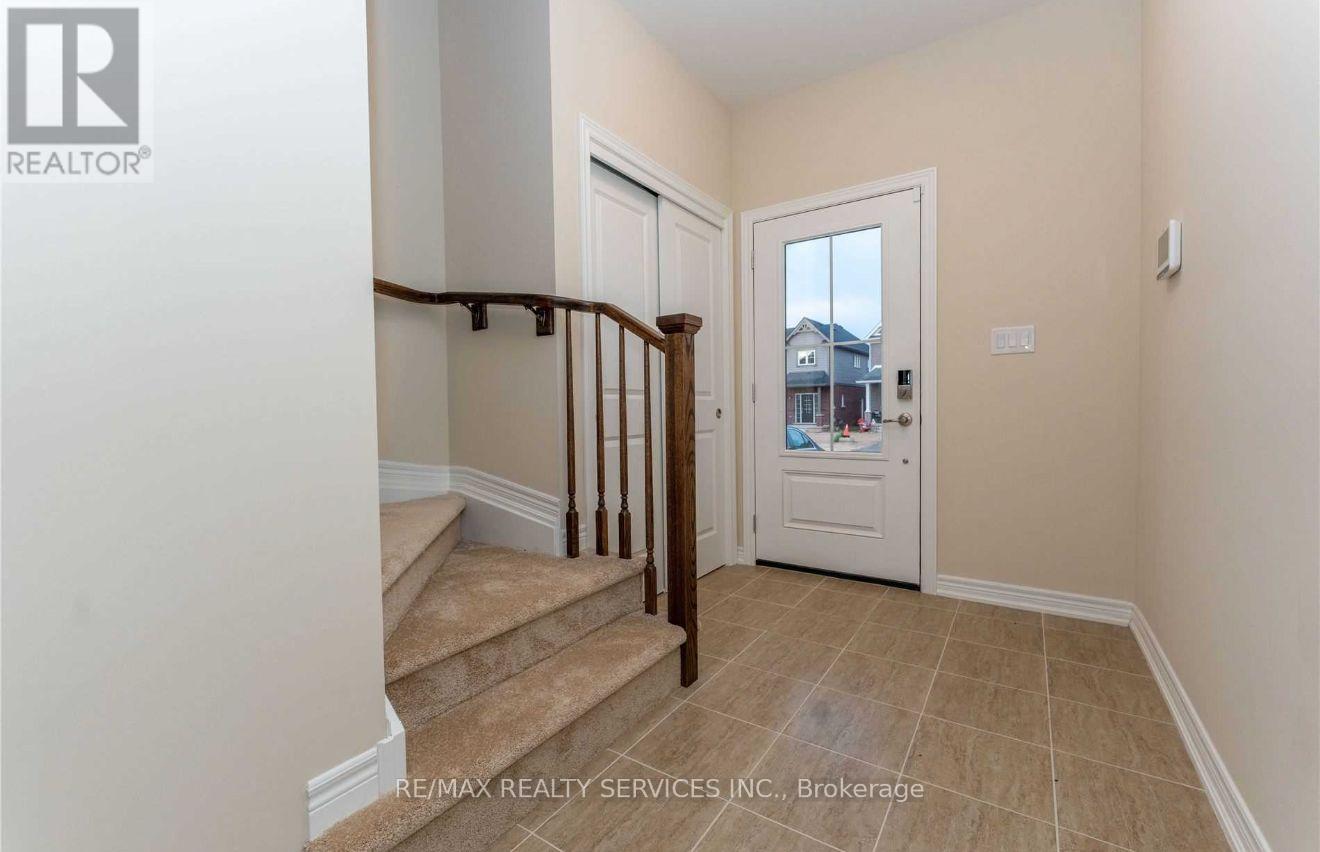 26 Sunflower Place, Welland, Ontario  L3B 5N8 - Photo 4 - X12610084