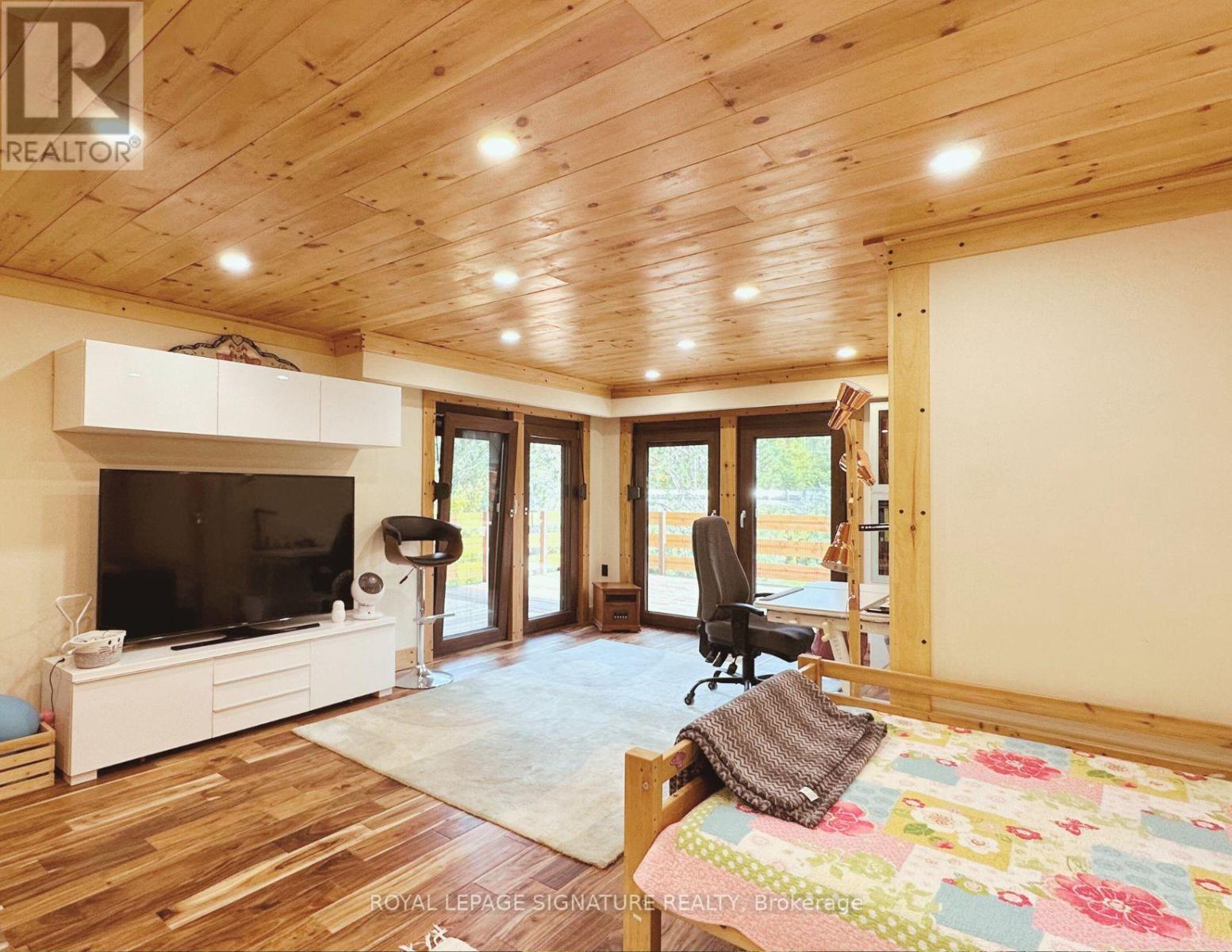 1064 Omagaki Road, Minden Hills, Ontario  K0M 2K0 - Photo 28 - X12610090