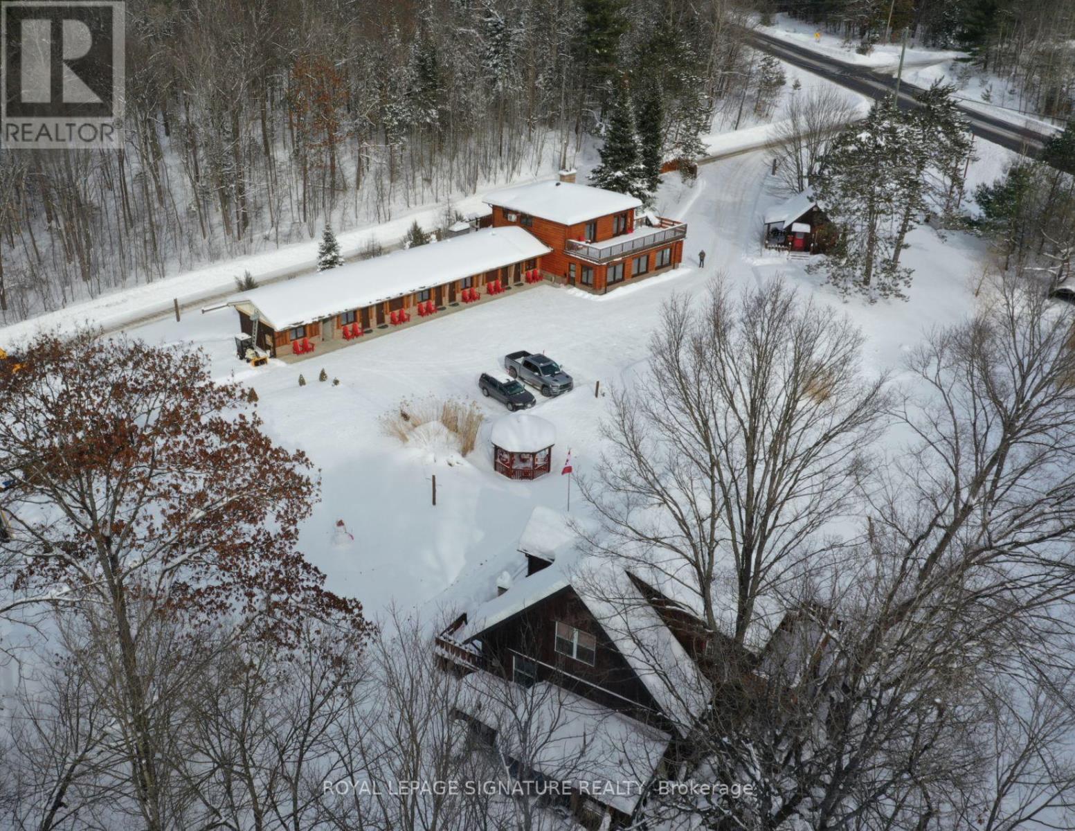 1064 Omagaki Road, Minden Hills, Ontario  K0M 2K0 - Photo 5 - X12610090