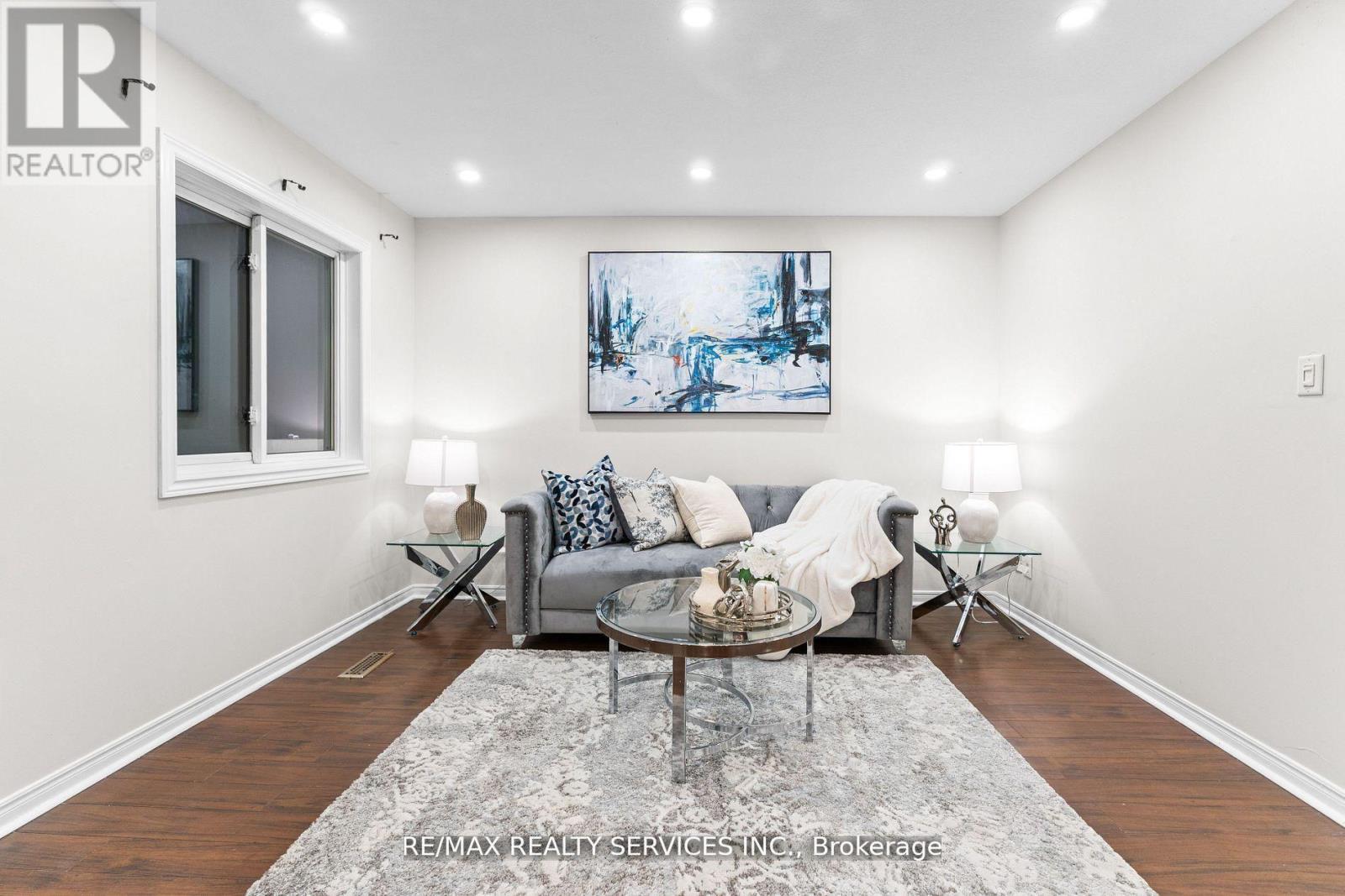 26 Woolwich Street, Kitchener, Ontario  N2K 1R9 - Photo 13 - X12610104