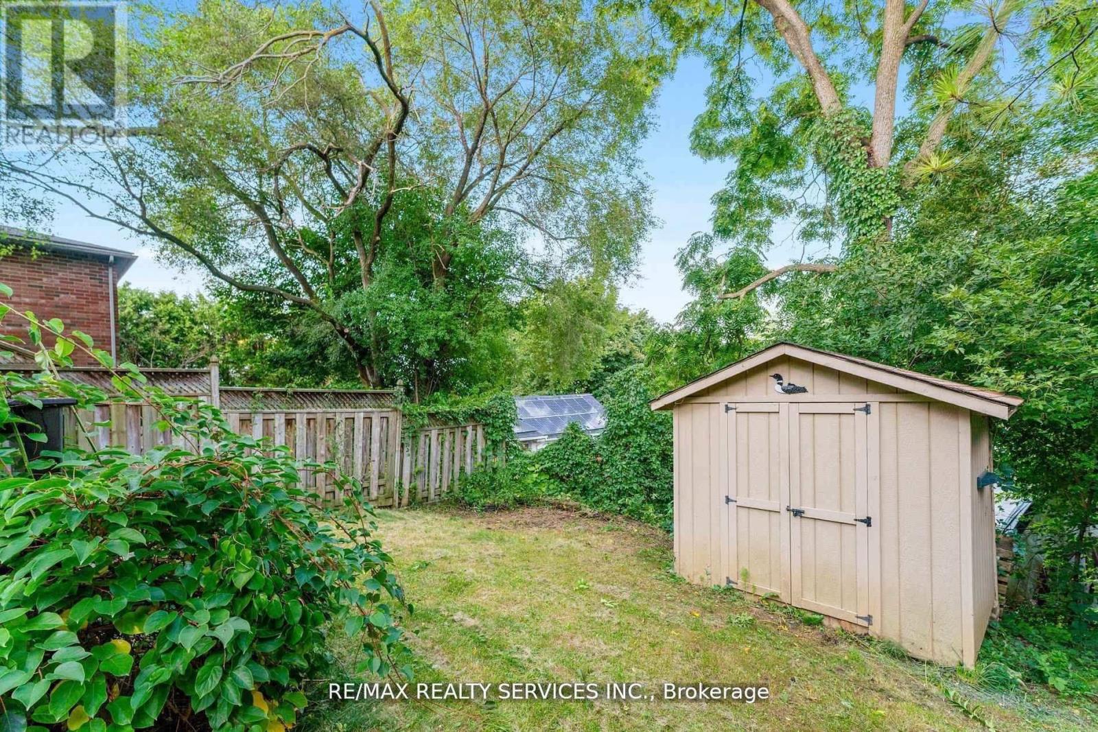 26 Woolwich Street, Kitchener, Ontario  N2K 1R9 - Photo 36 - X12610104