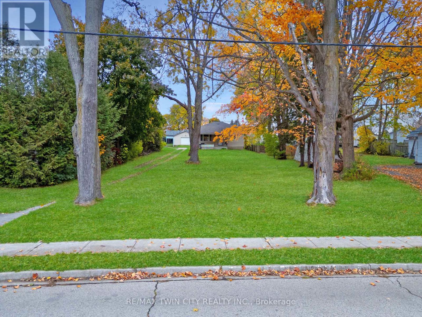 305 Hall Street, Ingersoll, Ontario  N5C 1V8 - Photo 3 - X12610172