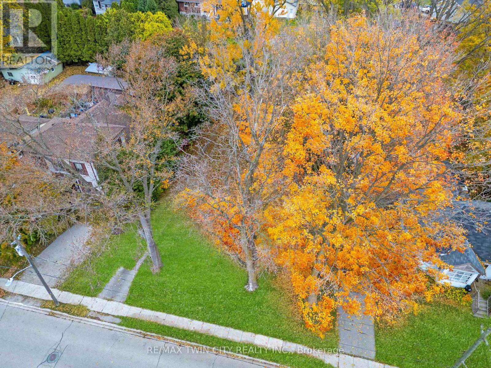 305 Hall Street, Ingersoll, Ontario  N5C 1V8 - Photo 8 - X12610172