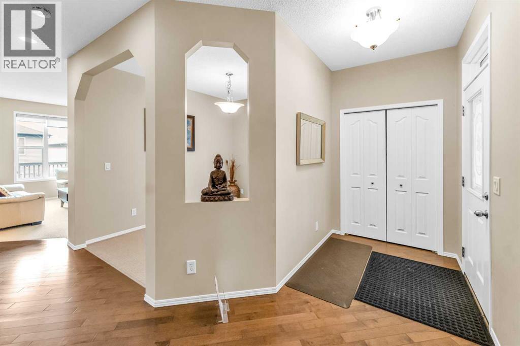 107 Everoak Green Sw, Calgary, Alberta  T2Y 0J6 - Photo 2 - A2266352