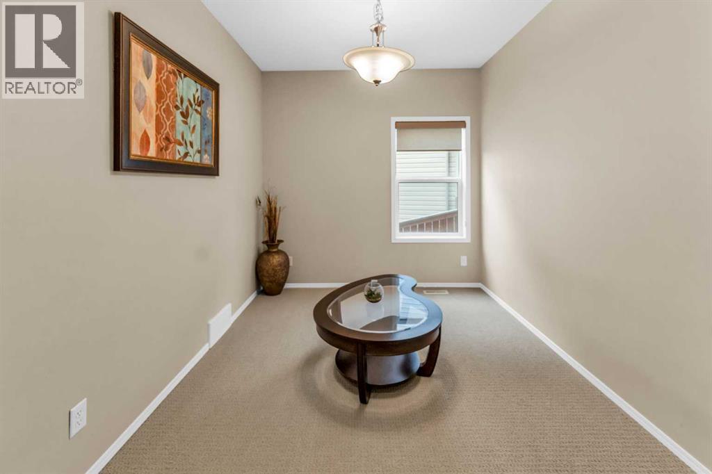107 Everoak Green Sw, Calgary, Alberta  T2Y 0J6 - Photo 5 - A2266352