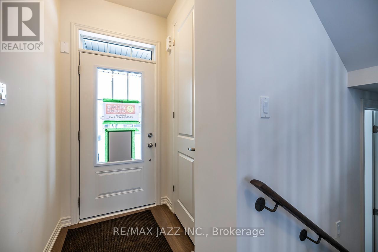 67 Debois Street, Kawartha Lakes (Lindsay), Ontario  K9V 0S5 - Photo 4 - X12610248