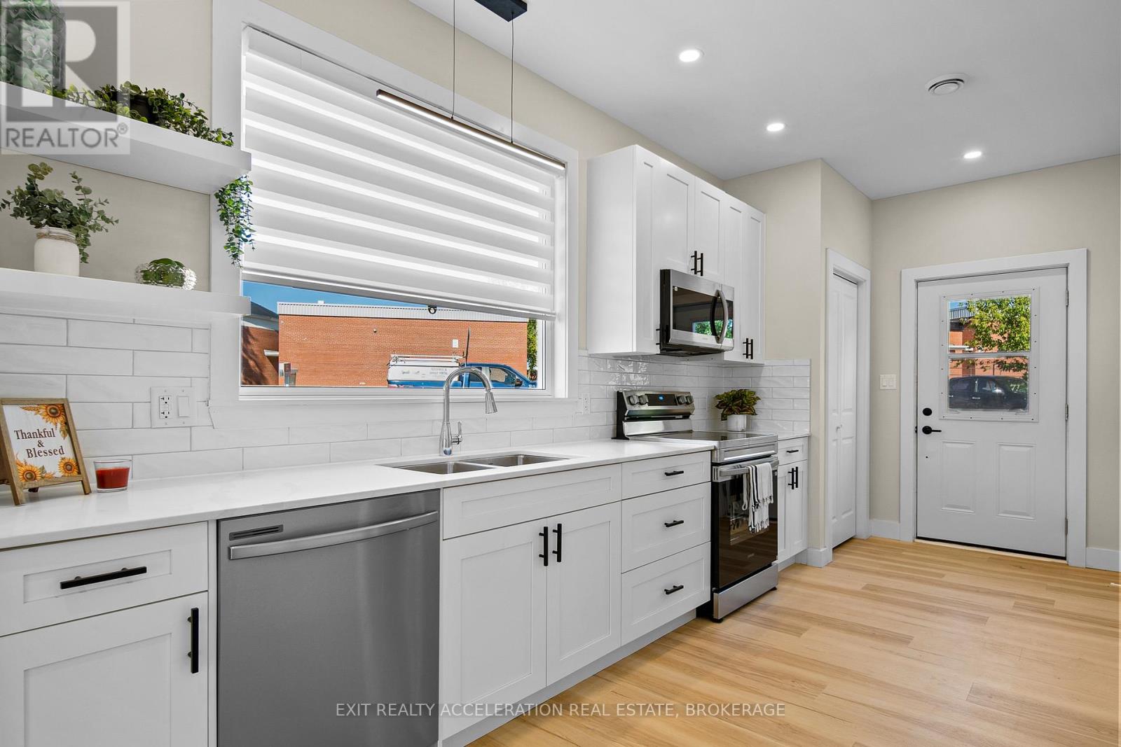 213 Belleville Road, Greater Napanee (Greater Napanee), Ontario  K7R 2R4 - Photo 5 - X12610288