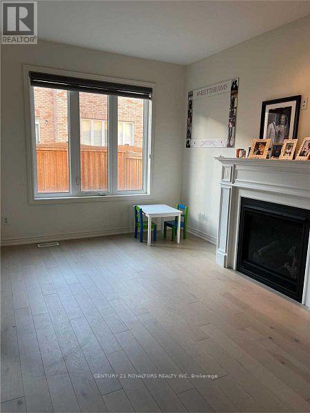 12 Foliage Drive, Brampton, Ontario  L7A 0B6 - Photo 5 - W12609972