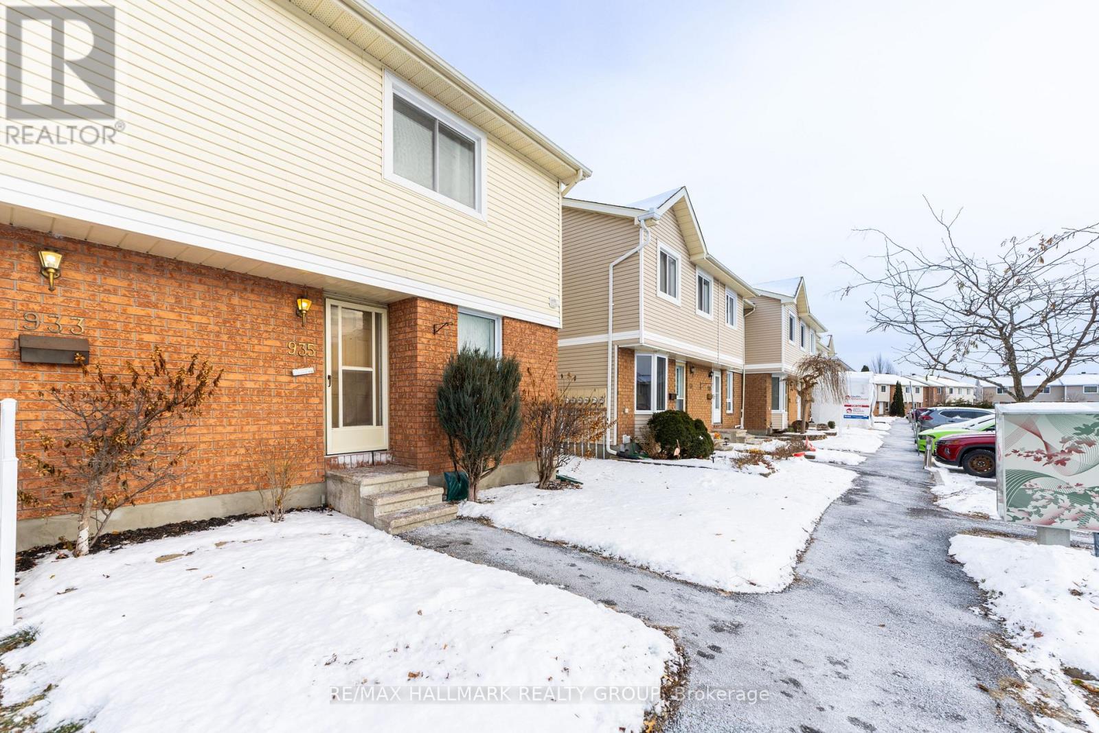 29 - 935 Cookshire Crescent, Ottawa, Ontario  K4A 3K4 - Photo 3 - X12610244