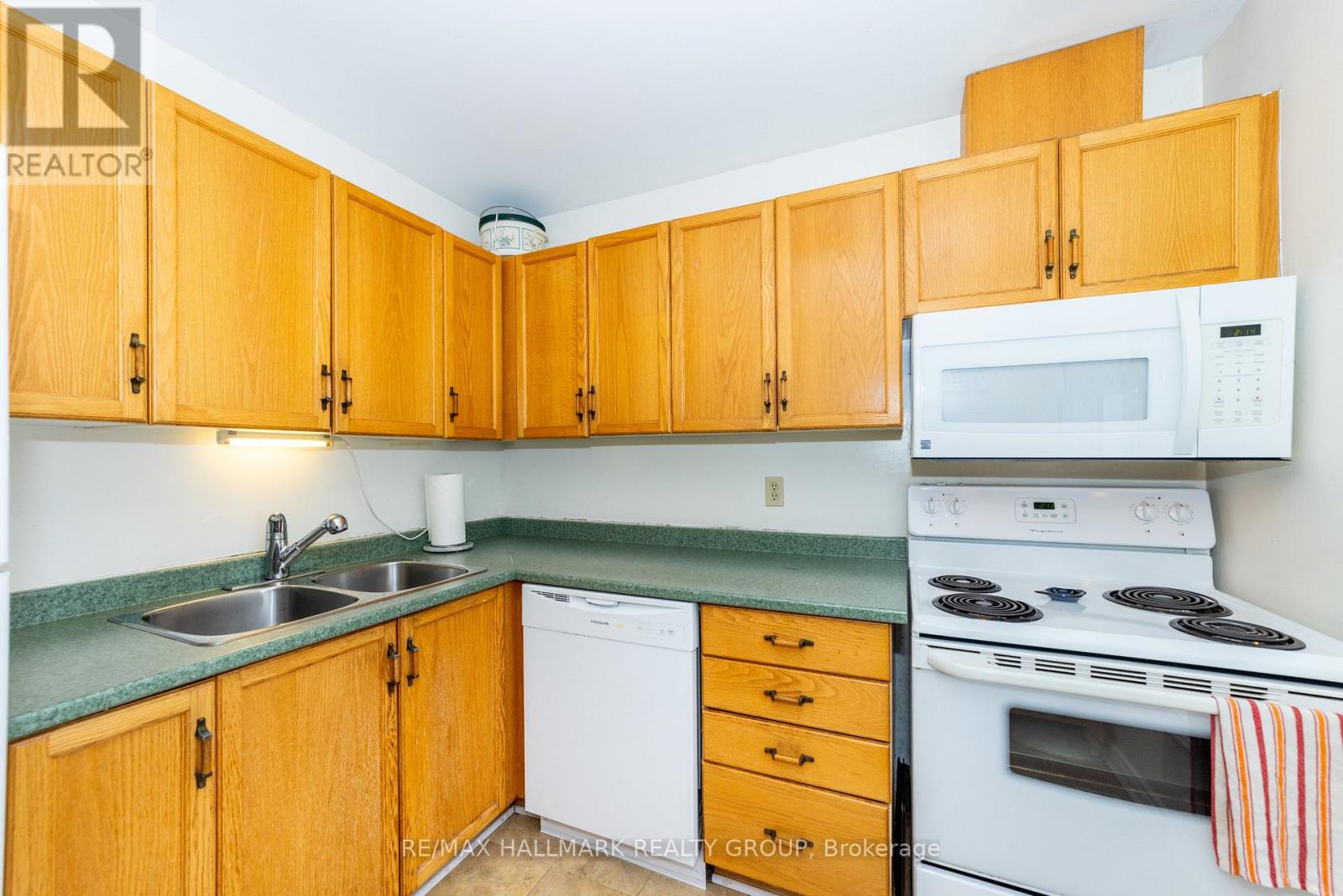 29 - 935 Cookshire Crescent, Ottawa, Ontario  K4A 3K4 - Photo 7 - X12610244