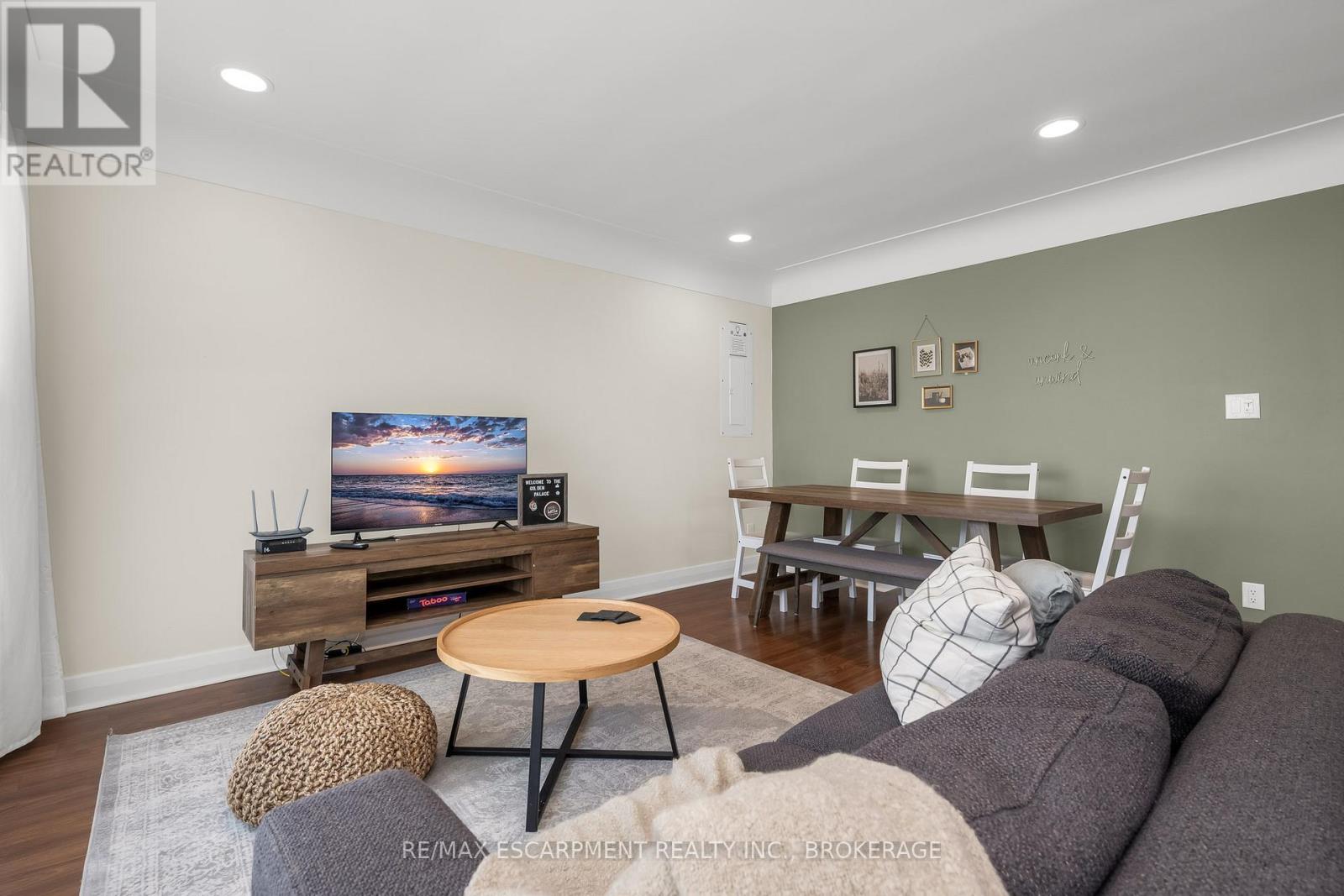 Main - 16 Golden Boulevard E, Welland, Ontario  L3B 1H2 - Photo 4 - X12610250