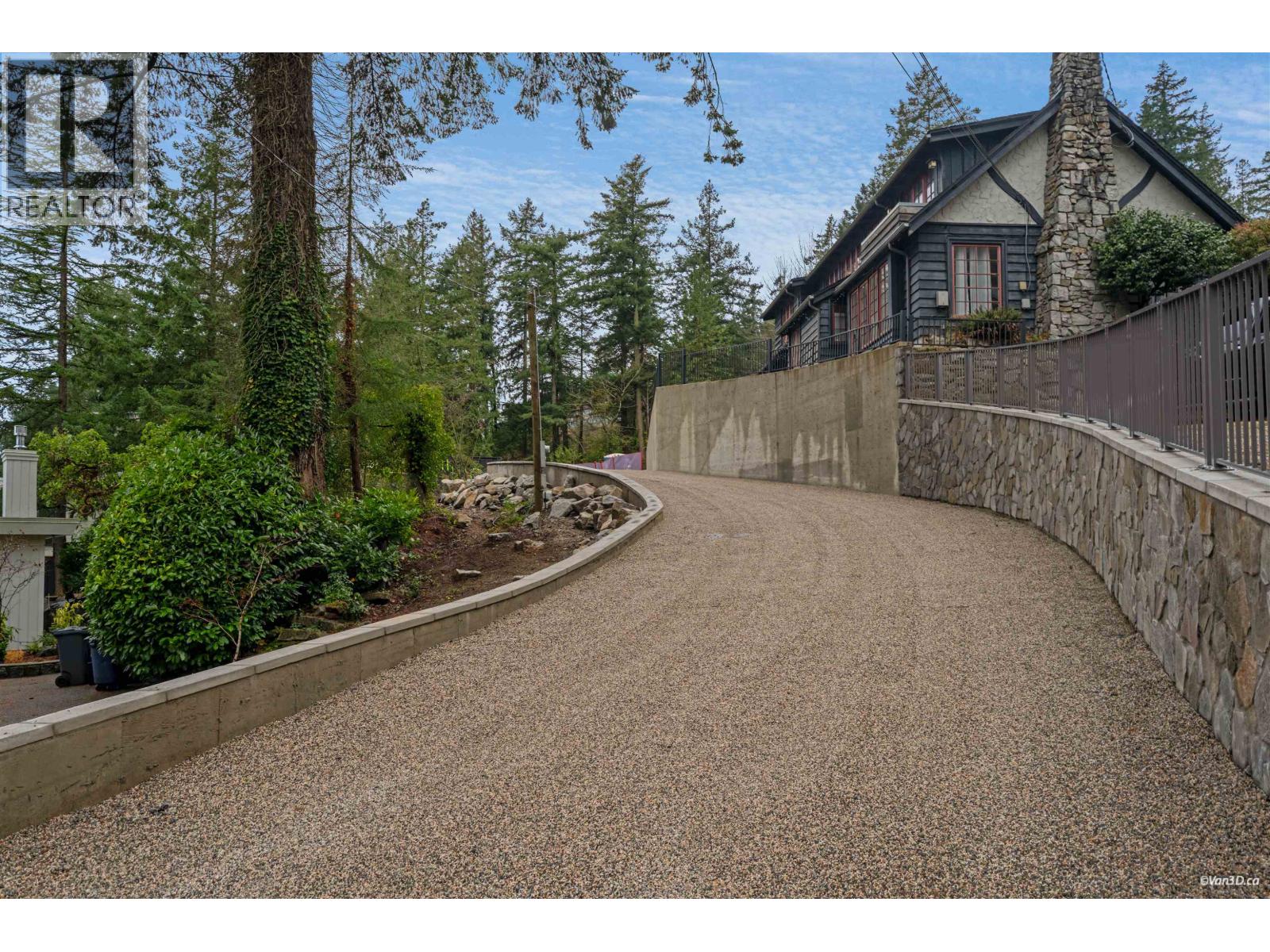 4437 Piccadilly North, West Vancouver, British Columbia V7W 1C8 - Photo 6 - R3071715