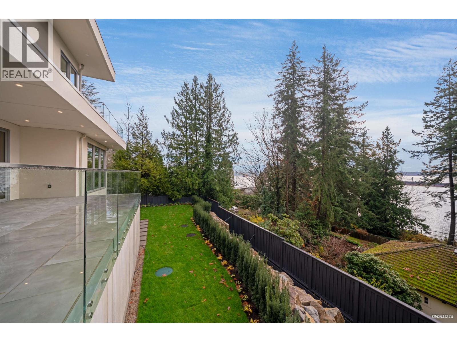 4437 Piccadilly North, West Vancouver, British Columbia V7W 1C8 - Photo 10 - R3071715
