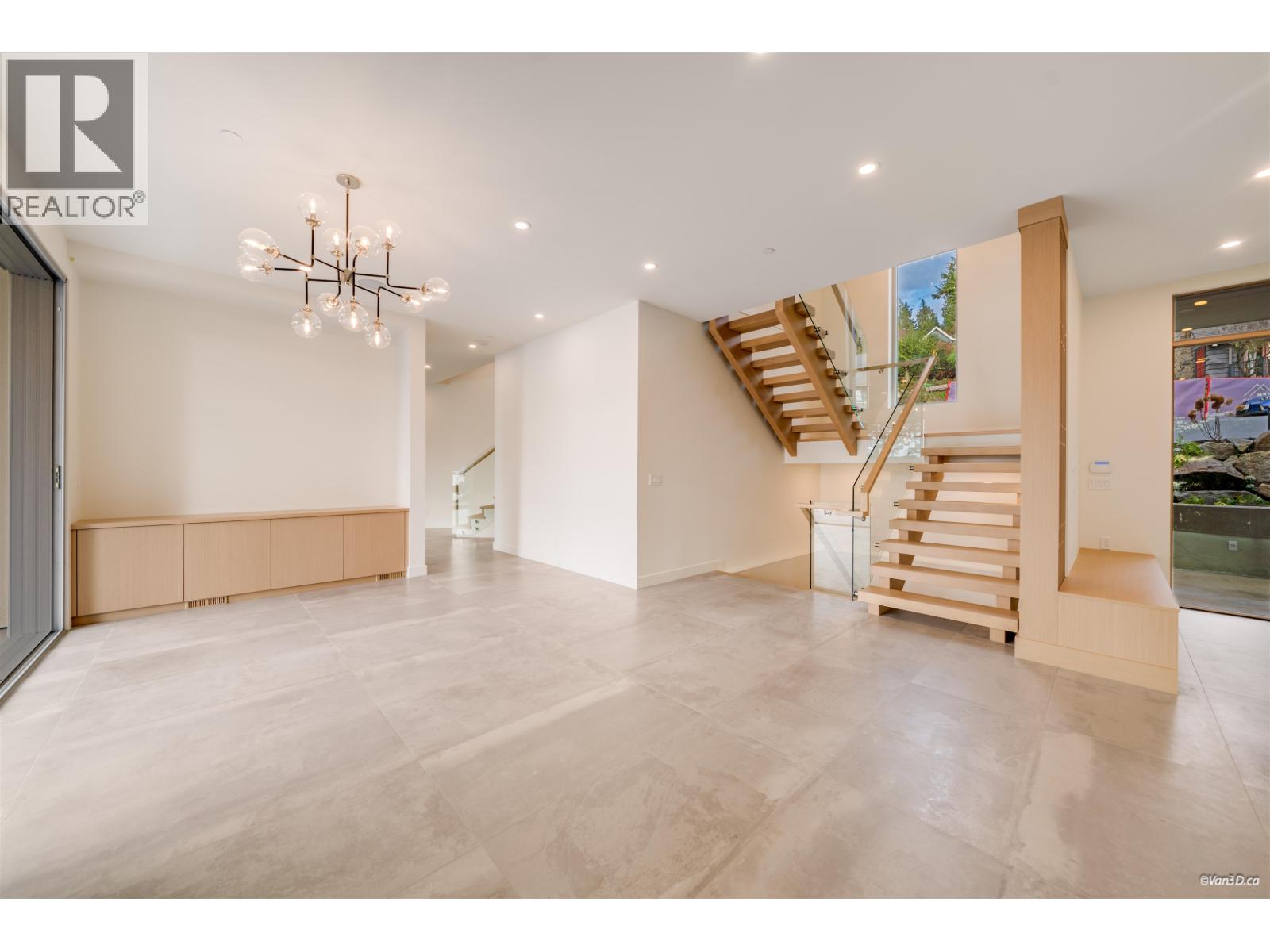 4437 Piccadilly North, West Vancouver, British Columbia V7W 1C8 - Photo 16 - R3071715