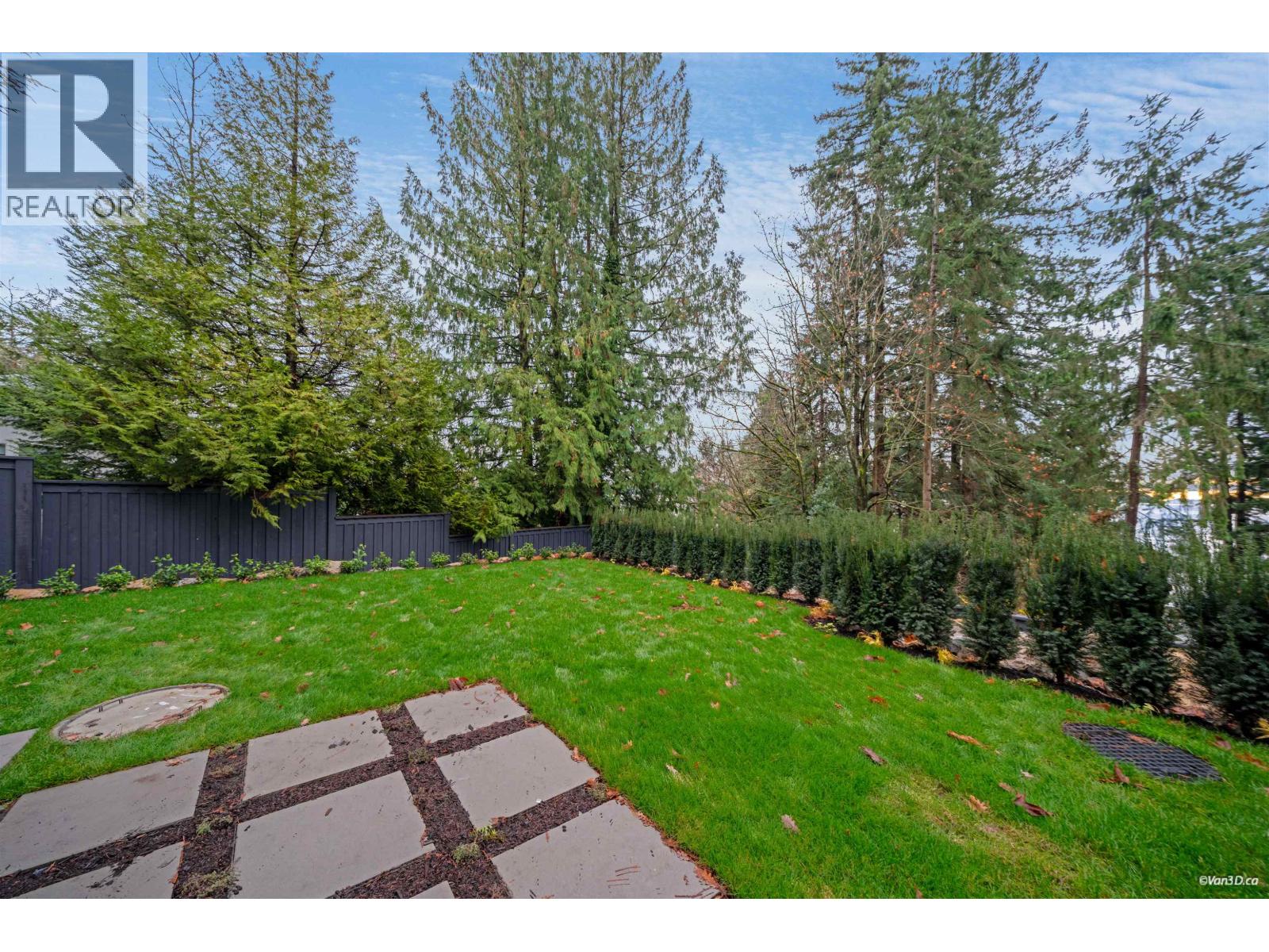 4437 Piccadilly North, West Vancouver, British Columbia V7W 1C8 - Photo 11 - R3071715