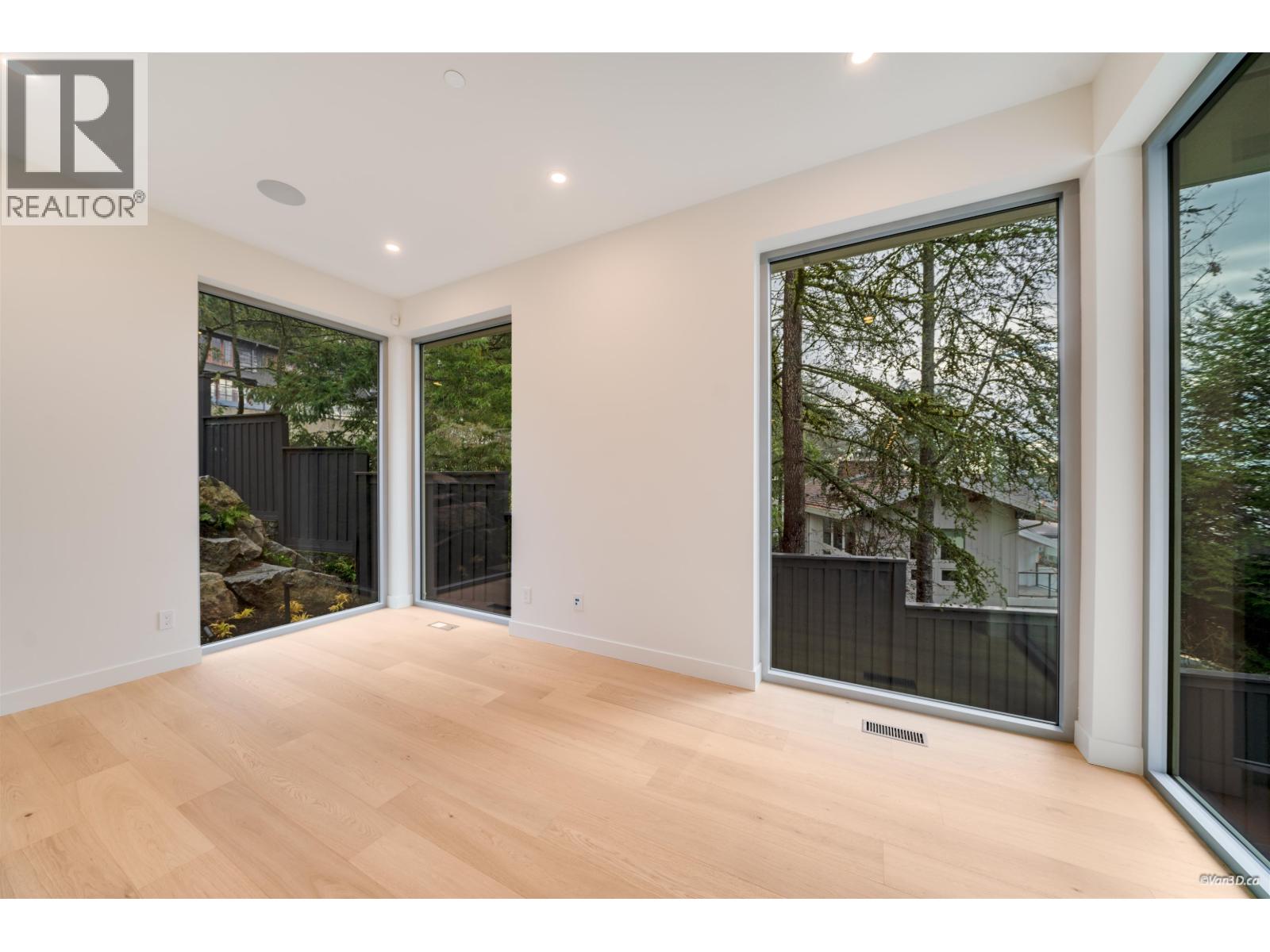 4437 Piccadilly North, West Vancouver, British Columbia V7W 1C8 - Photo 15 - R3071715