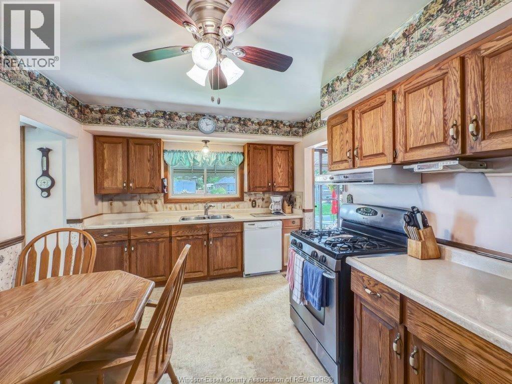 305 Maple Avenue, Lasalle, Ontario N9J 1P1 - Photo 10 - 25031370