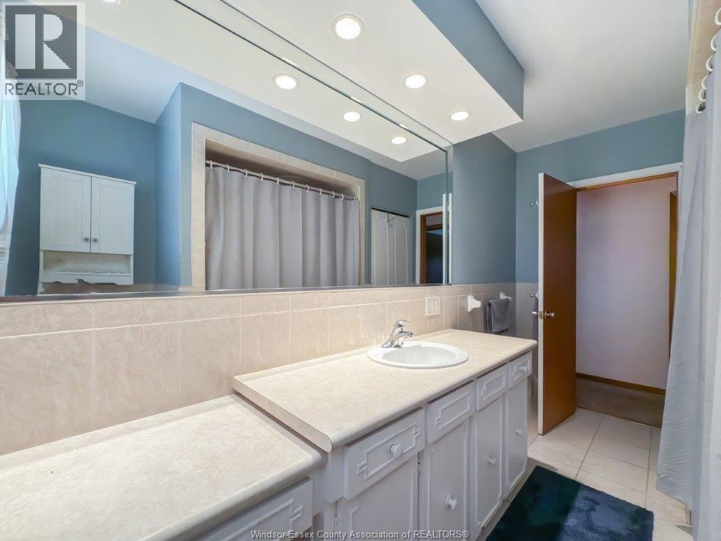 305 Maple Avenue, Lasalle, Ontario N9J 1P1 - Photo 14 - 25031370