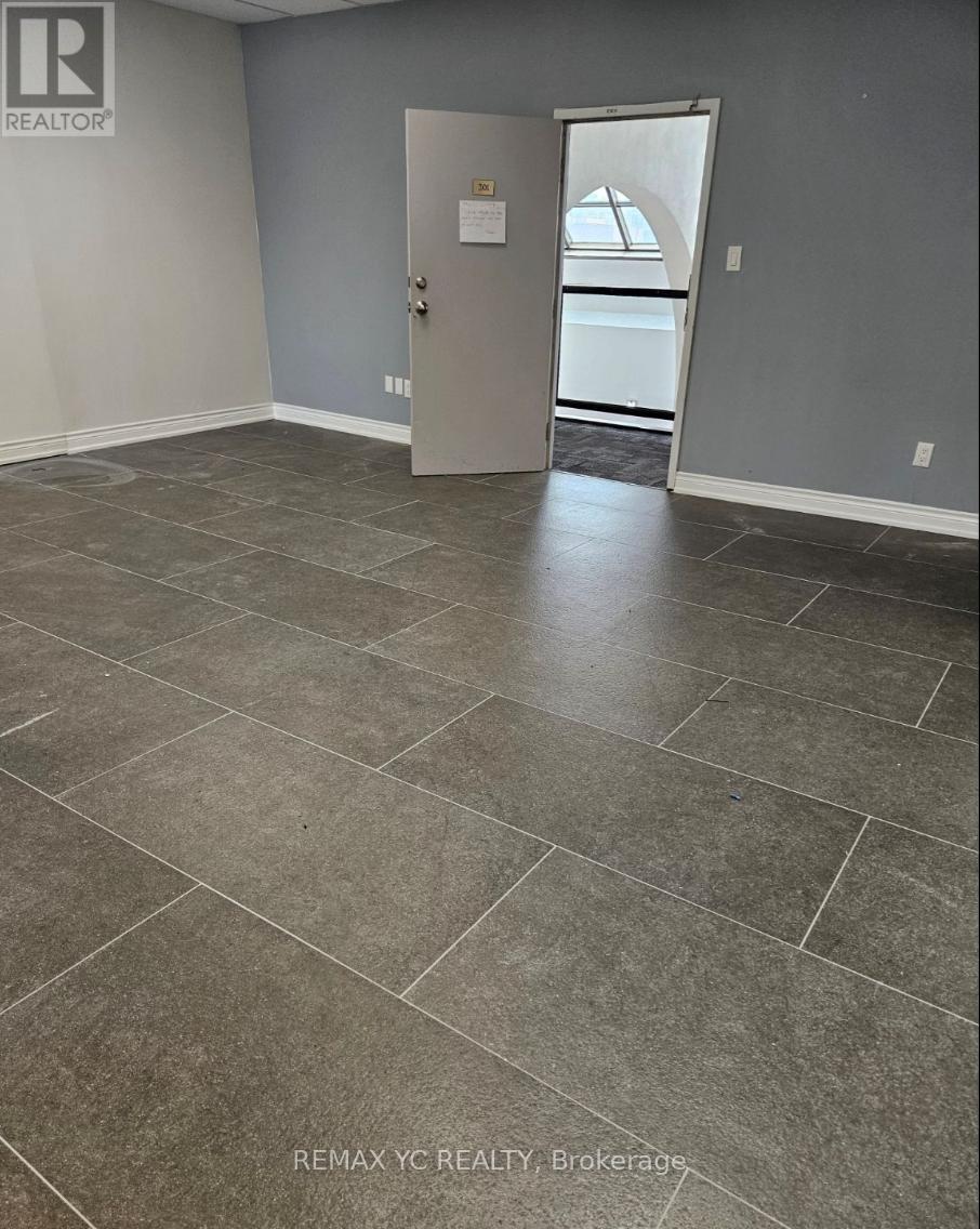 301 - 5460 Yonge Street, Toronto, Ontario  M2N 6K7 - Photo 2 - C12610242