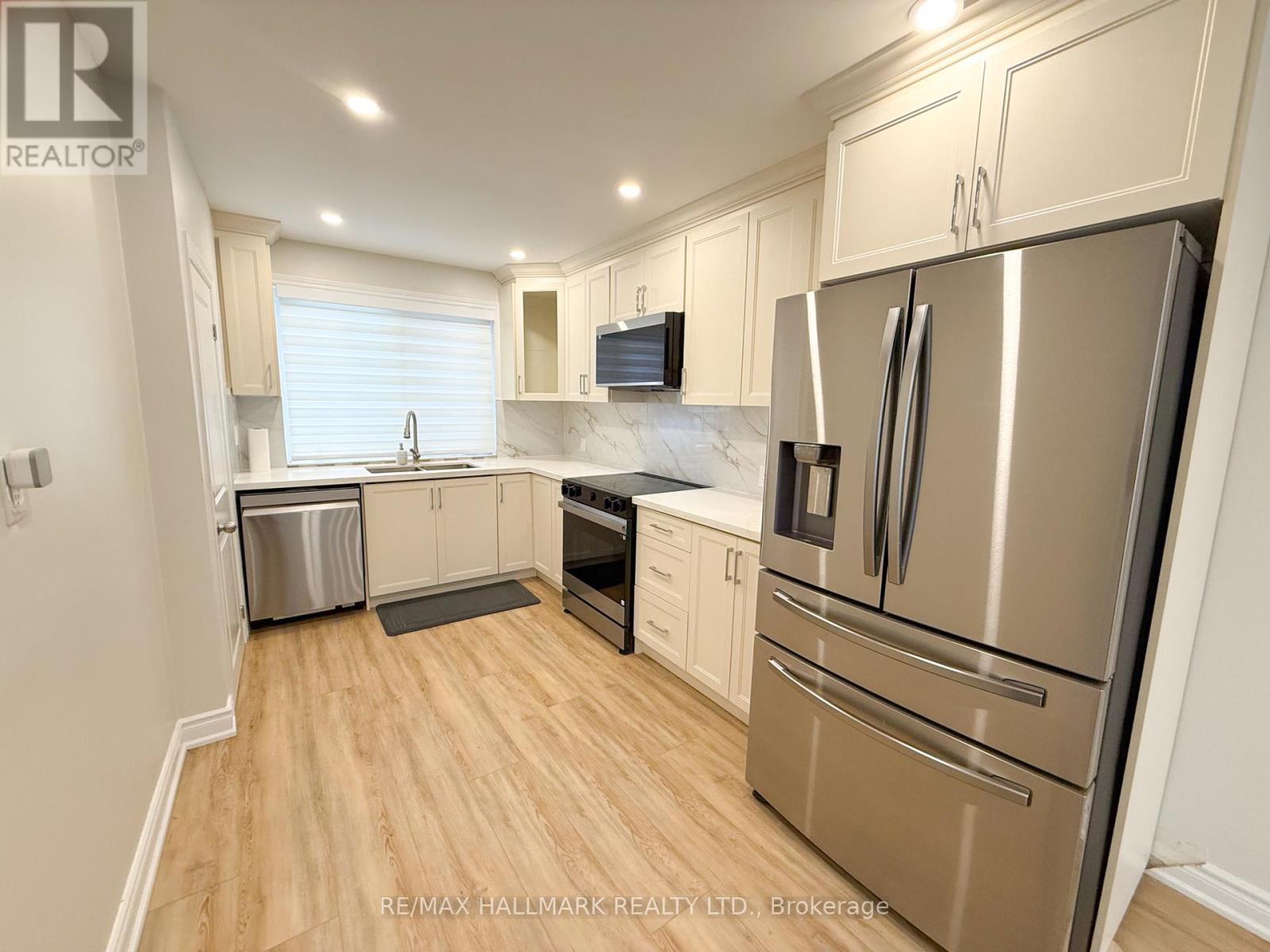 Main - 82 Norden Crescent, Toronto (Banbury-Don Mills), Ontario  M3B 1B6 - Photo 3 - C12610270