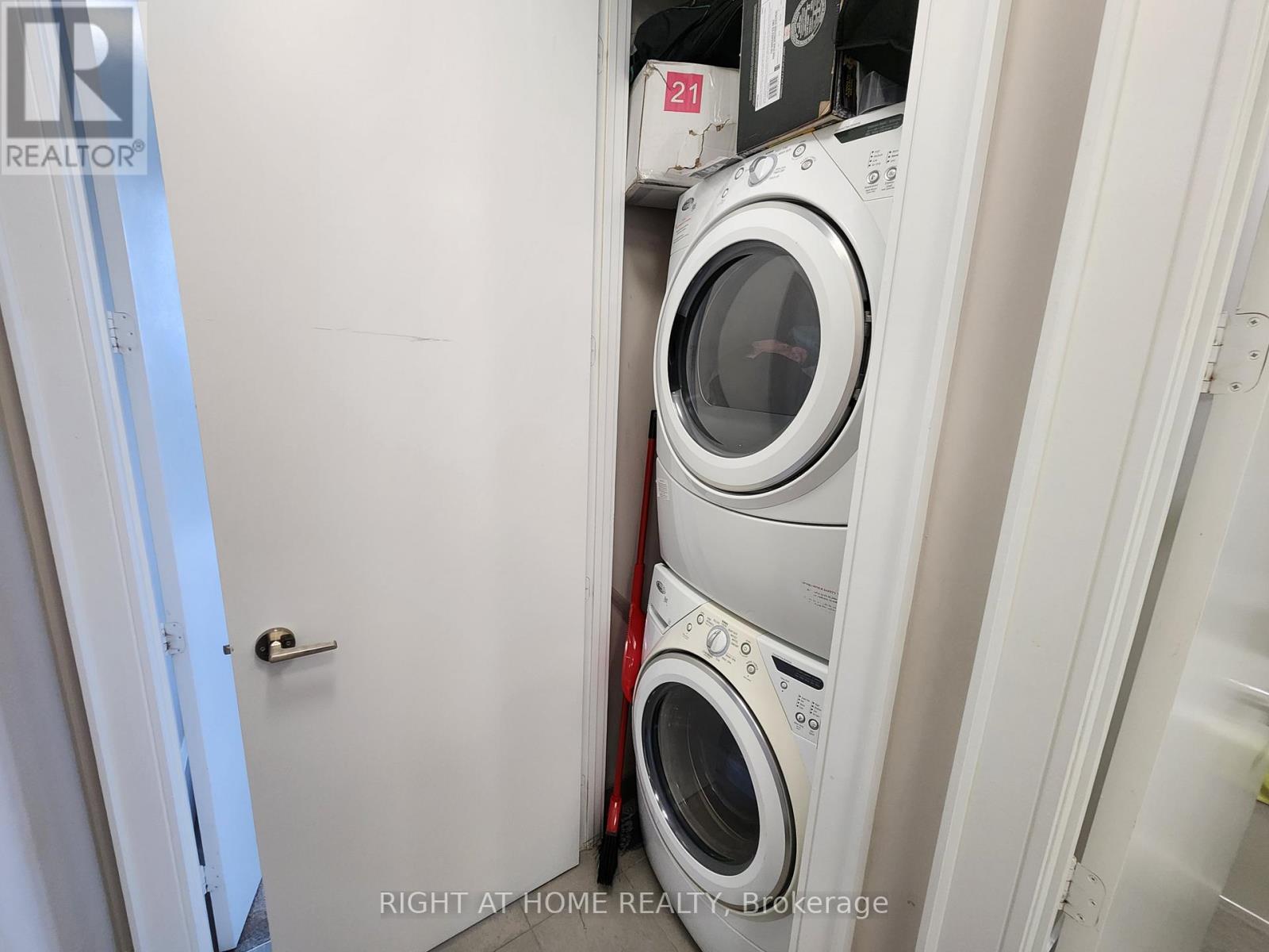 #3303 - 181 Wynford Drive, Toronto, Ontario M3C 0C6 - Photo 10 - C12610308