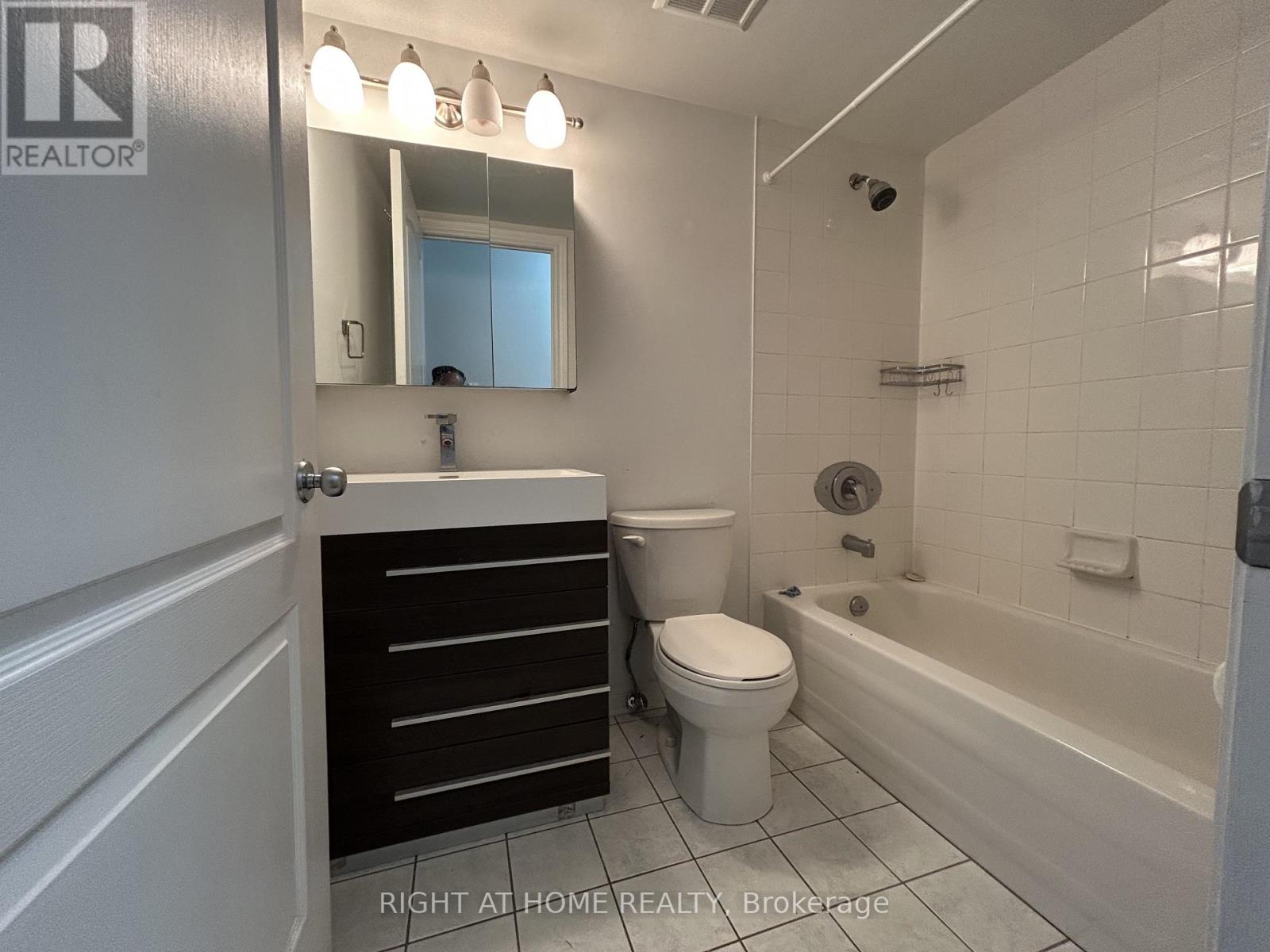 508 - 5 Shank Street, Toronto, Ontario  M6K 3W9 - Photo 12 - C12456460