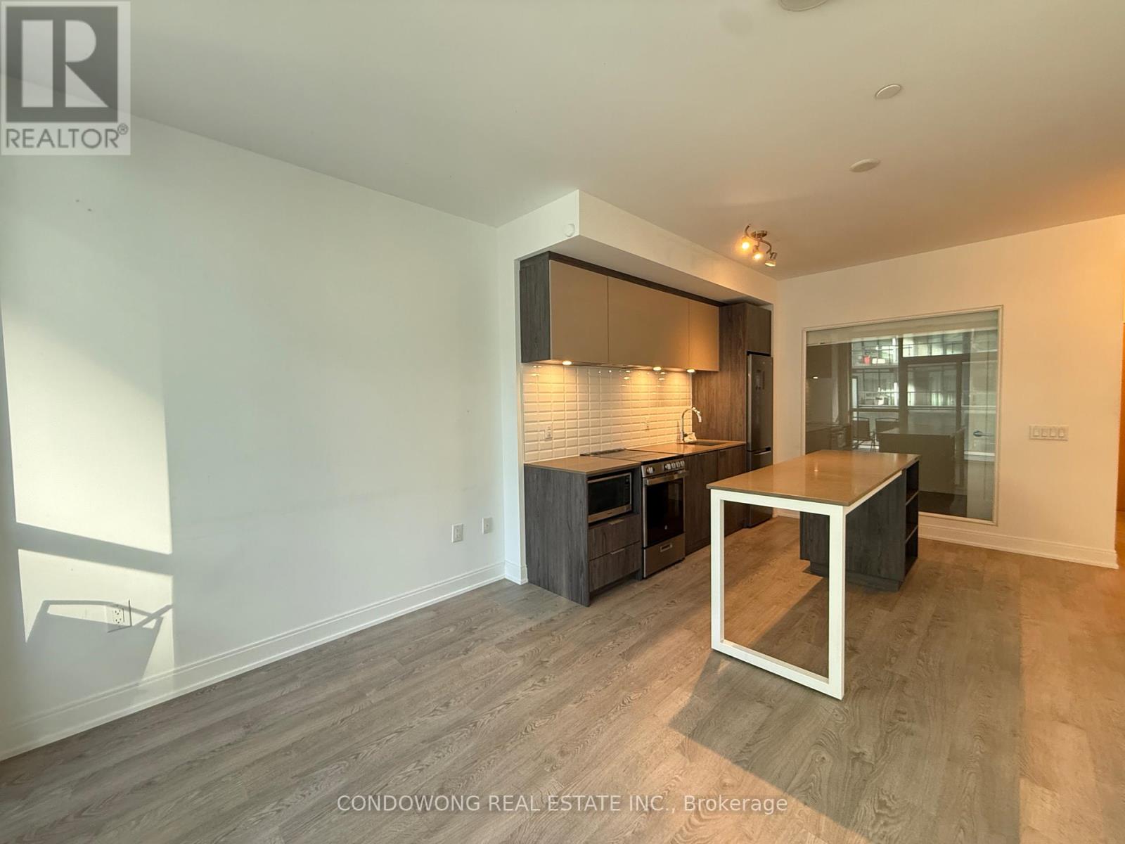 406 - 65 Annie Craig Drive, Toronto, Ontario  M8V 0G3 - Photo 4 - W12505308