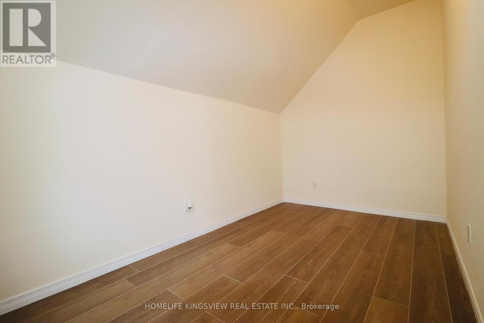 A - 647 Talbot Street, St. Thomas, Ontario  N5P 1C9 - Photo 7 - X12440262