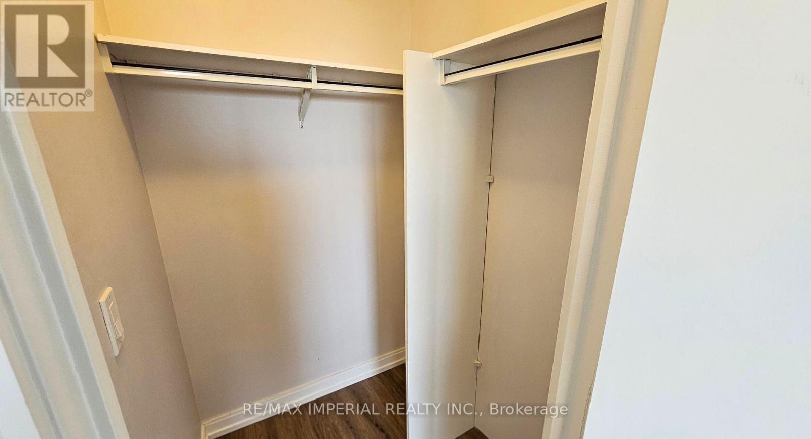 1215 - 181 Village Green Square, Toronto, Ontario M1S 0K6 - Photo 7 - E12610296