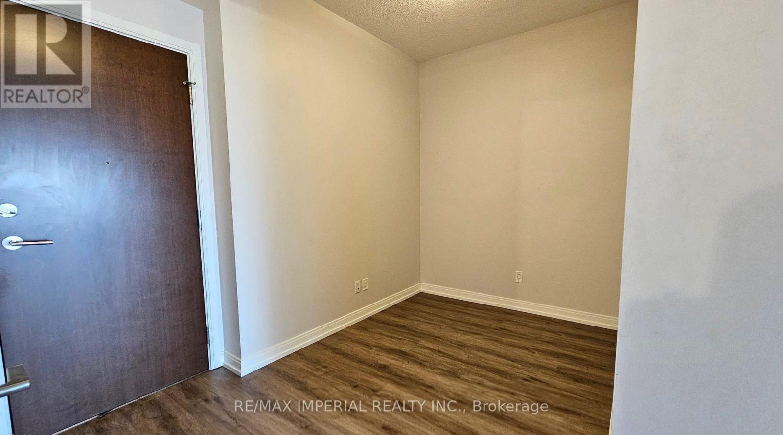 1215 - 181 Village Green Square, Toronto, Ontario M1S 0K6 - Photo 8 - E12610296