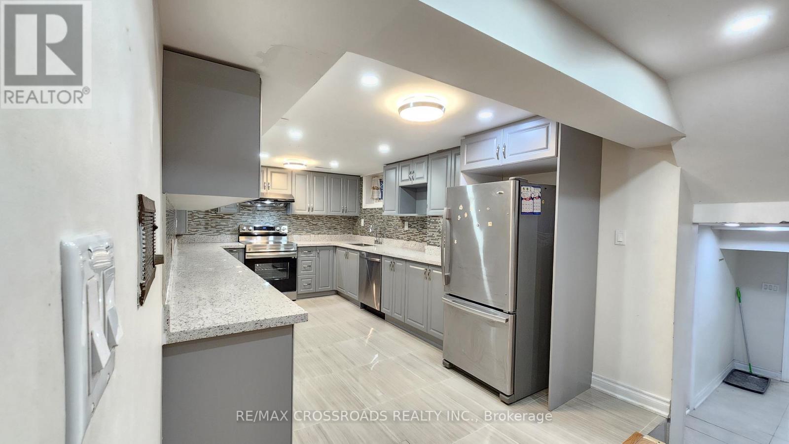 Bsmt - 20 Massie Street, Toronto (Agincourt South-Malvern West), Ontario  M1S 3Z6 - Photo 14 - E12610310