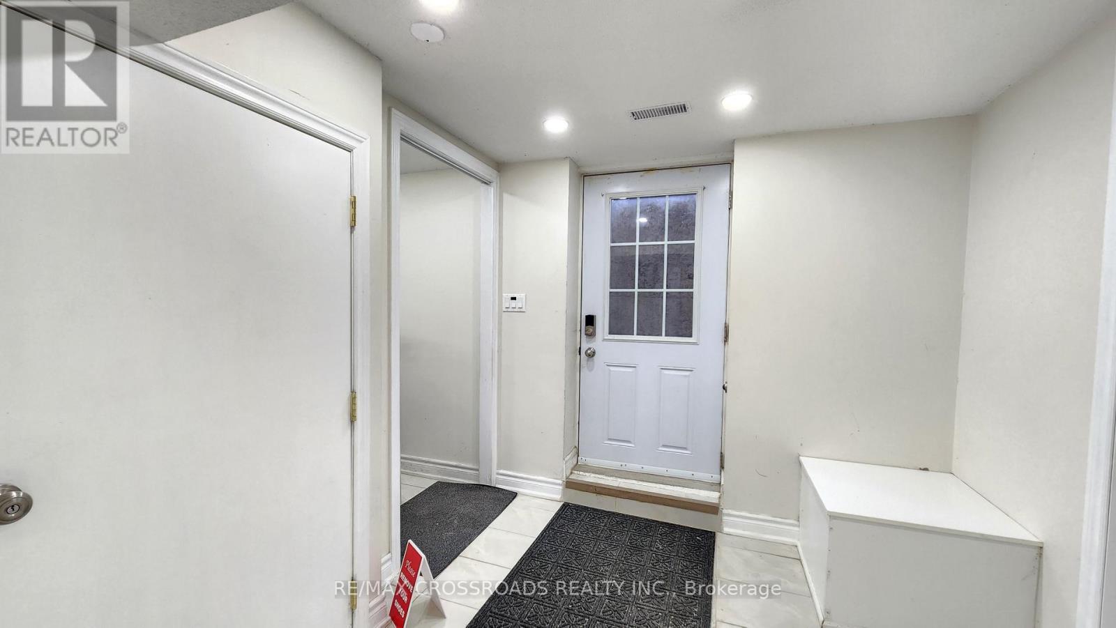 Bsmt - 20 Massie Street, Toronto (Agincourt South-Malvern West), Ontario  M1S 3Z6 - Photo 8 - E12610310