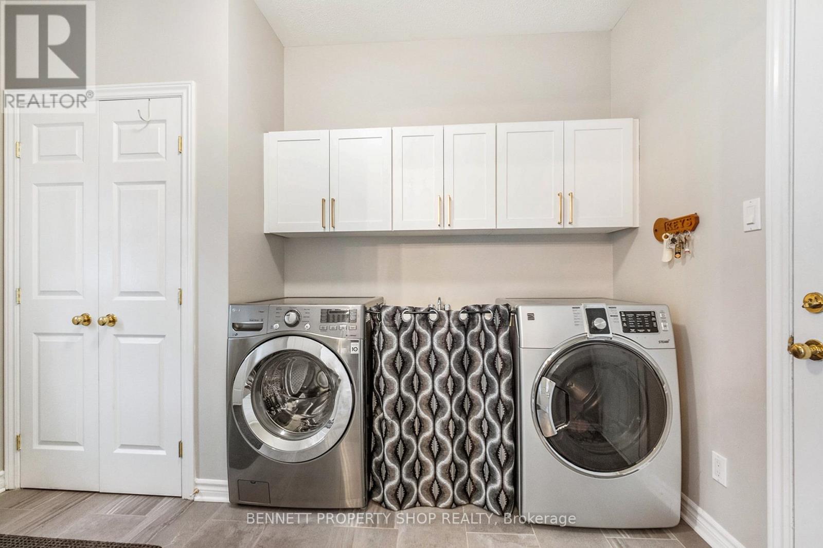 578 Devonwood Circle, Ottawa, Ontario  K1T 4E6 - Photo 19 - X12552242