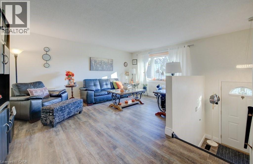 34 Willow Green Court, Kitchener, Ontario  N2N 1W6 - Photo 2 - 40792098